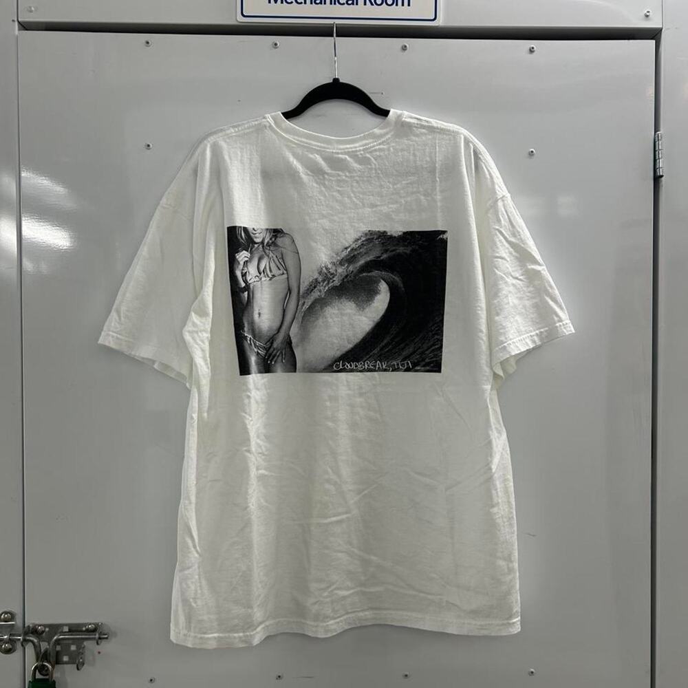 2000s Coco Photos T-Shirt with black and white graphic of a woman and a wave